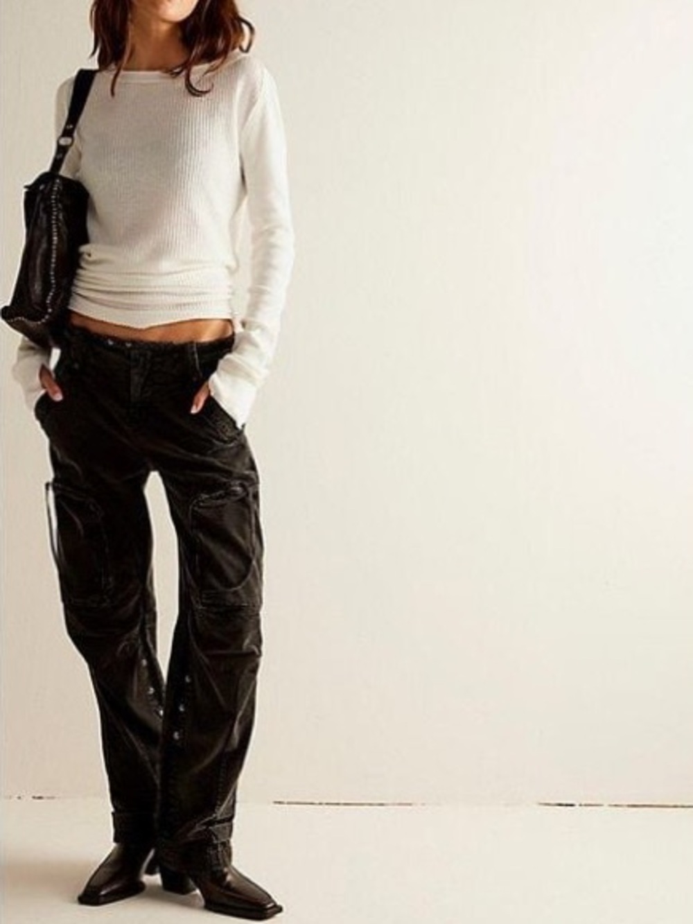 We The Free Can’t Compare Slouch Pants Jeans Cargo Distressed Faded Black - Picture 2 of 9